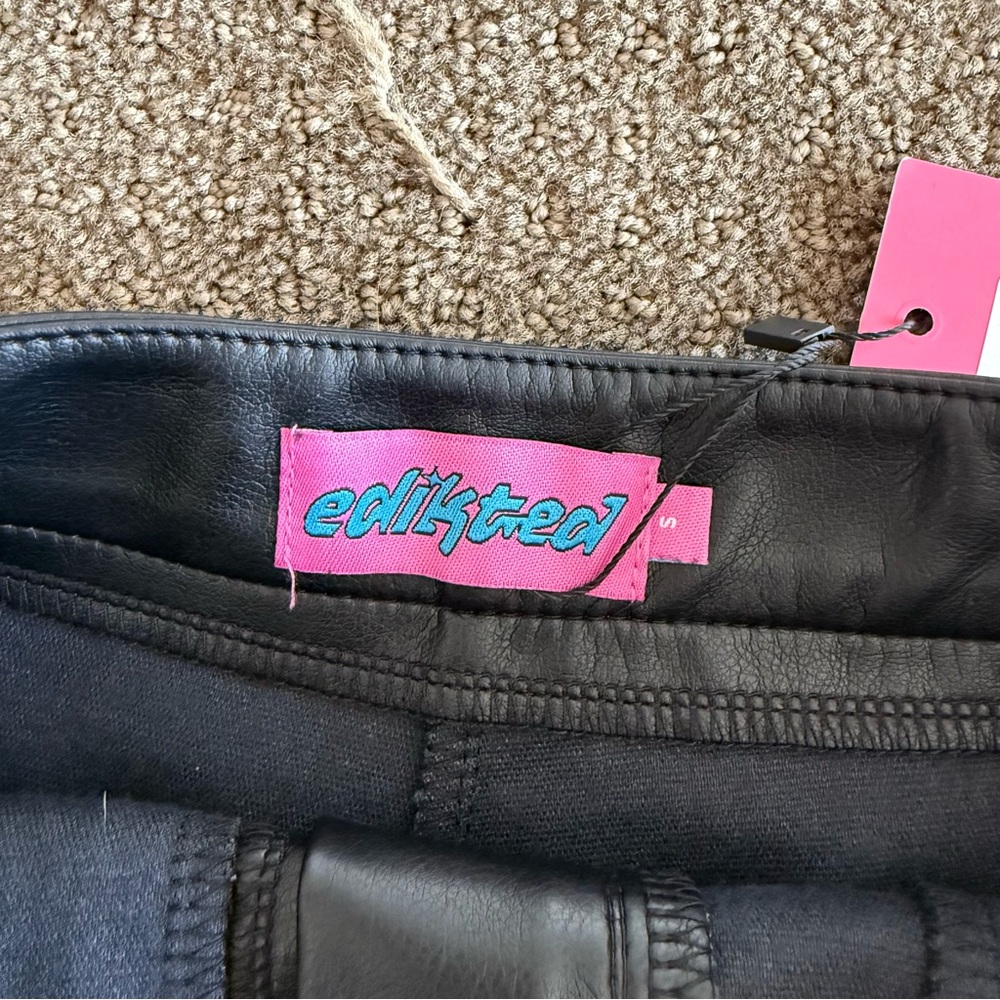 Edikted leather mini shorts - Picture 4 of 5